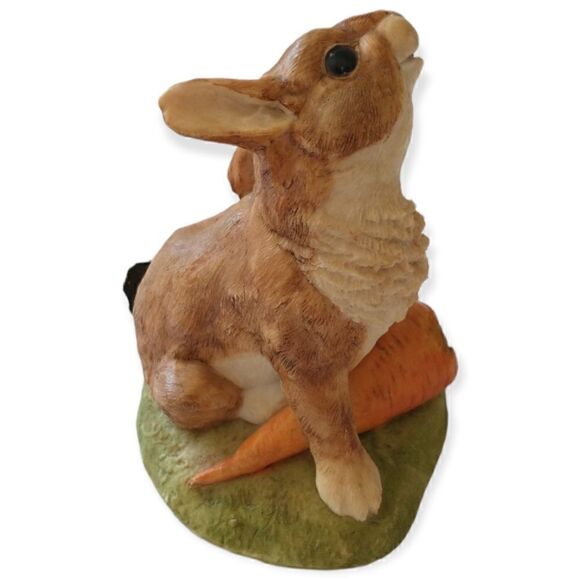 Bunny Rabbit Figure VCH England Vintage Scratching Ear Handpainted Resin Carrot. - Picture 5 of 16